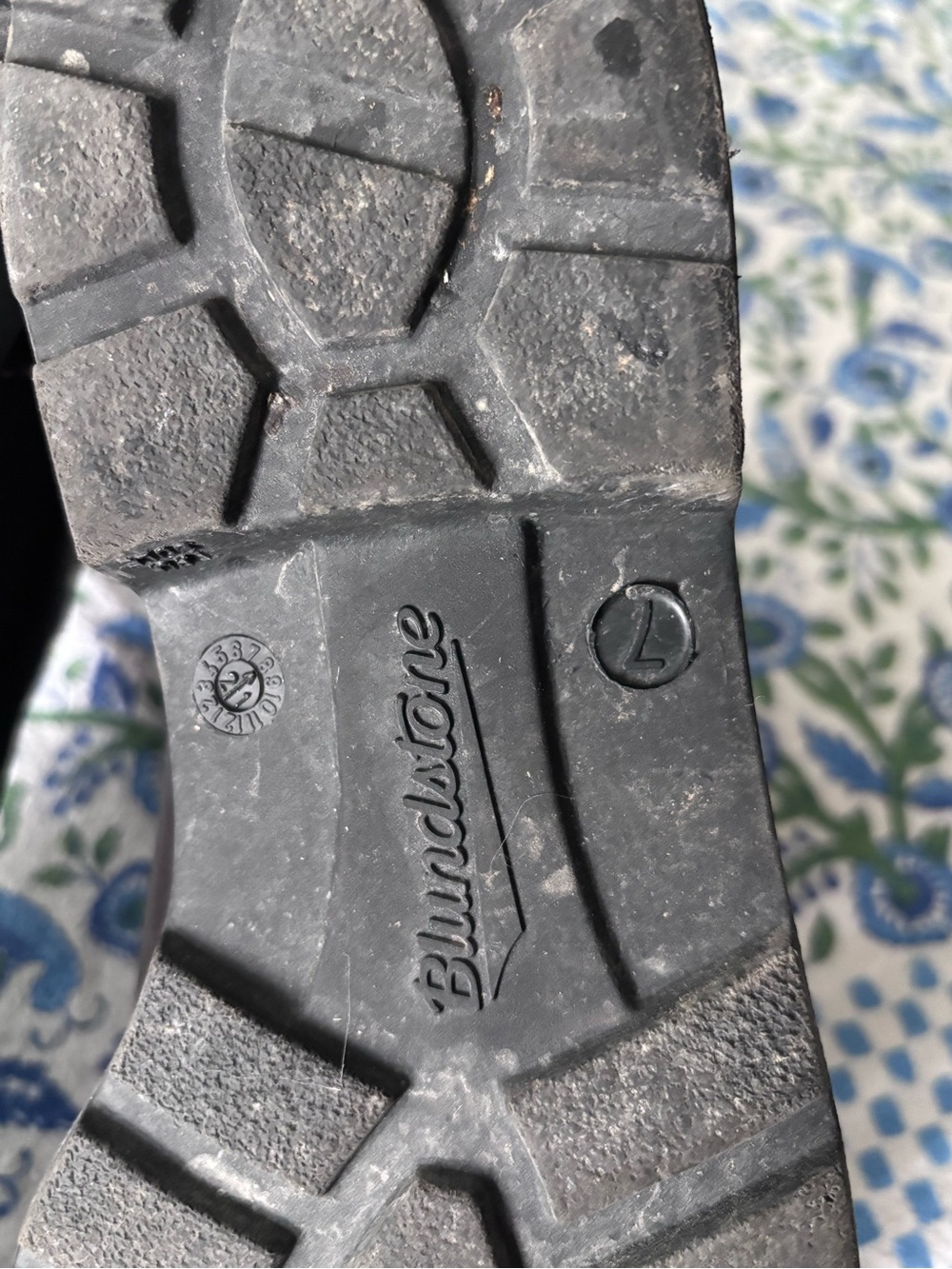Blundstone Brown Chelsea Slip-On Boots - Picture 9 of 11